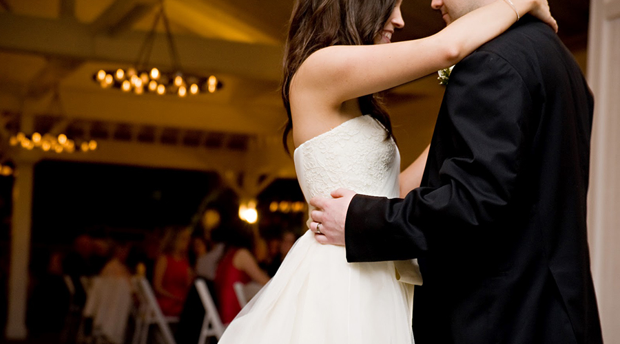 Make Your First Dance Unique with Wedding Dance Classes