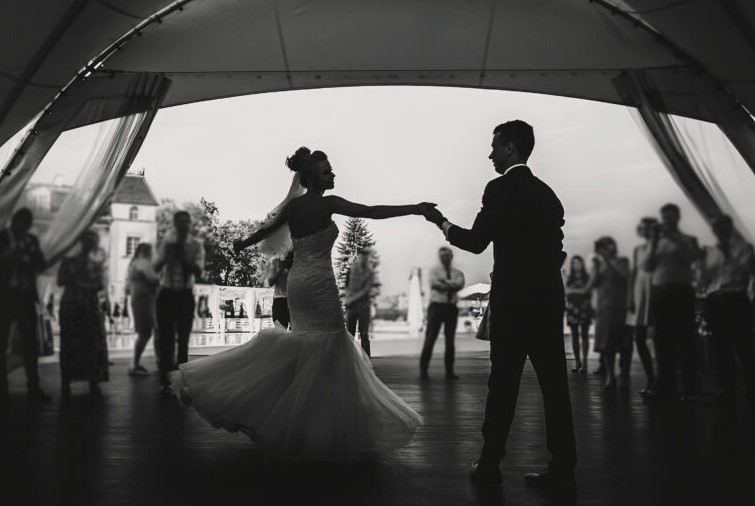 Things You Should Avoid During Your First Dance Performance